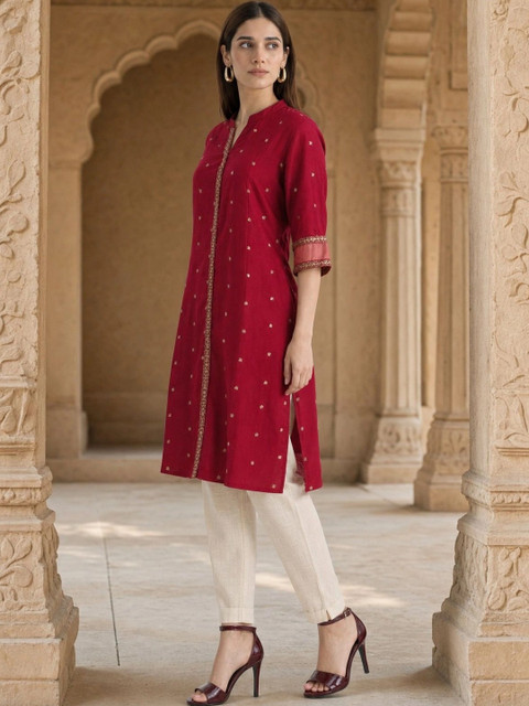 Rangita Women Embellished Thread Work Kurta