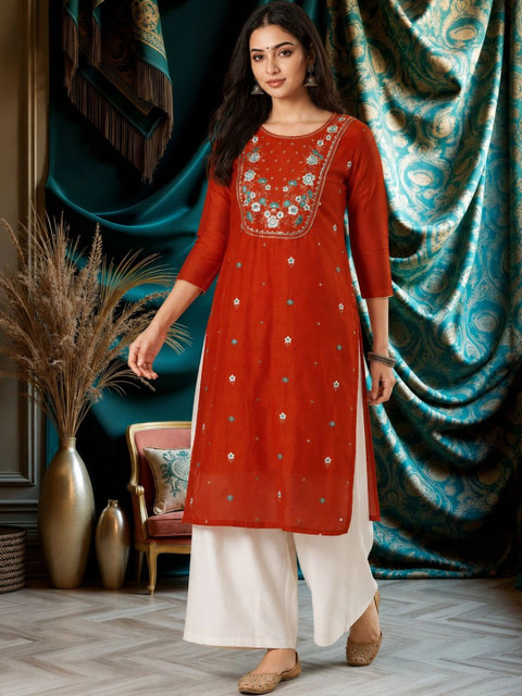 rarethread Women Embellished Thread Work Kurta