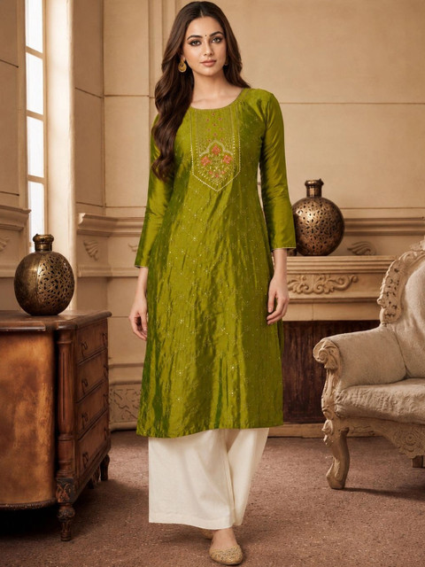 rarethread Women Embellished Thread Work Kurta