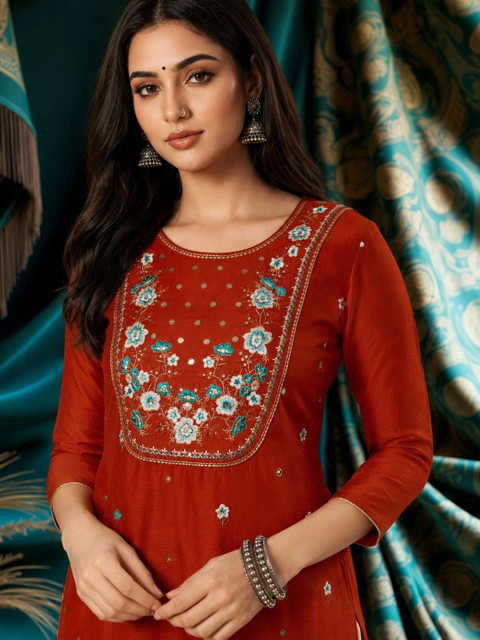 rarethread Women Embellished Thread Work Kurta - Image 2