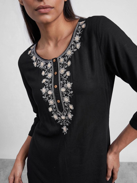 Melange by Lifestyle Women Ethnic Motifs Embroidered Thread Work Kurta - Image 5