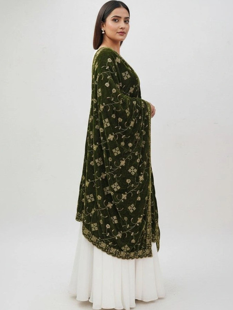 tathastufab Embroidered Velvet Dupatta with Thread Work