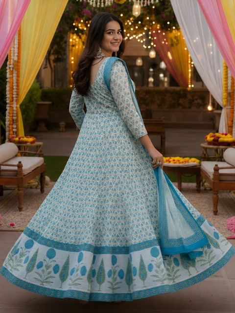 Aaghnya Women Floral Printed Regular Kurta with Trousers & With Dupatta - Image 3