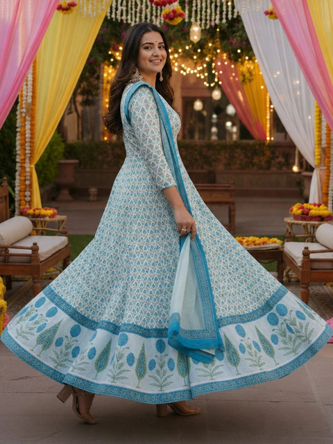 Aaghnya Women Floral Printed Regular Kurta with Trousers & With Dupatta - Image 4