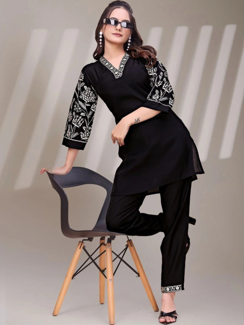 BNF Embroidered Tunic with Trousers