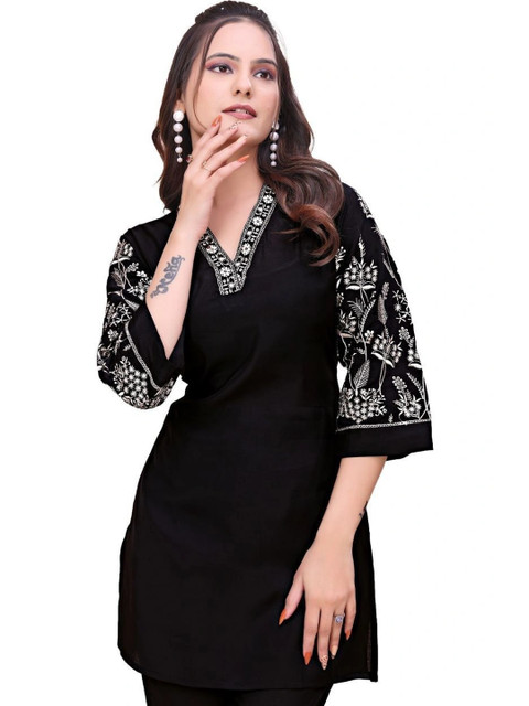 BNF Embroidered Tunic with Trousers - Image 3