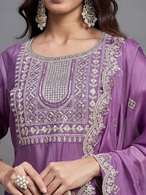 QENY Ethnic Motifs Embroidered Regular Thread Work Kurta with Trousers & With Dupatta - Image 6