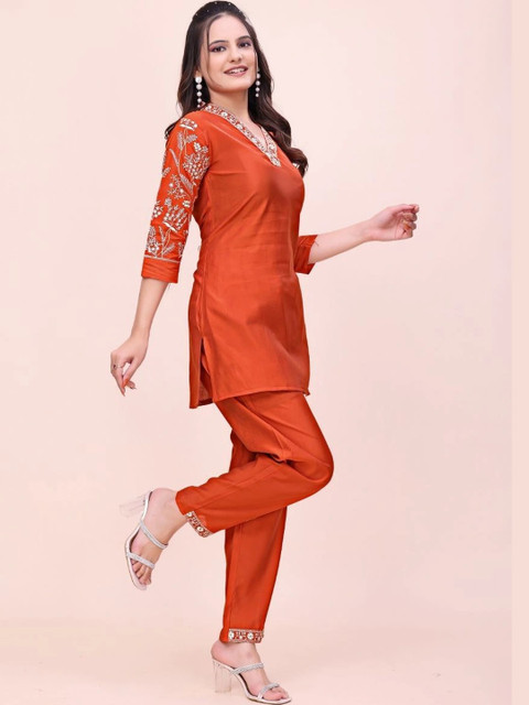 BNF Embroidered Tunic with Trousers - Image 5