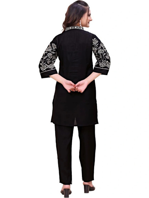 BNF Embroidered Tunic with Trousers - Image 5