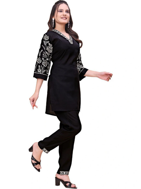 BNF Embroidered Tunic with Trousers