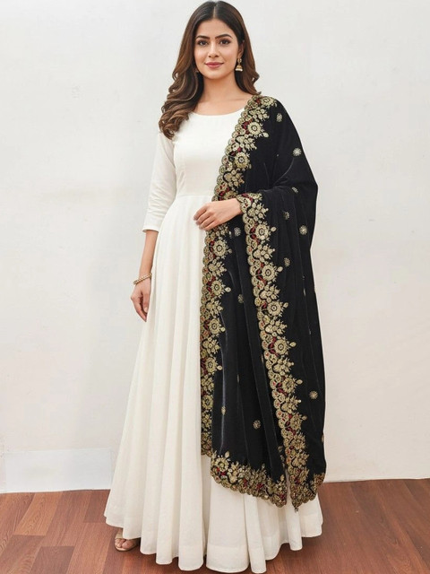 tathastufab Ethnic Motifs Embroidered Velvet Dupatta with Thread Work - Image 4
