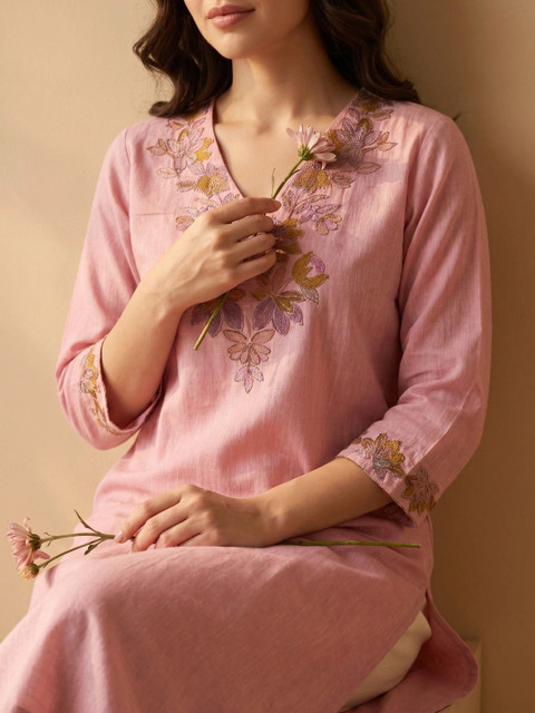Anouk Women Floral Embroidered Thread Work Floral Kurta - Image 3