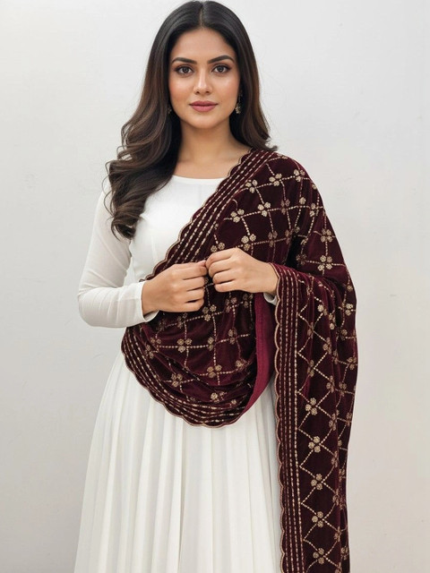 tathastufab Ethnic Motifs Embroidered Velvet Dupatta with Thread Work
