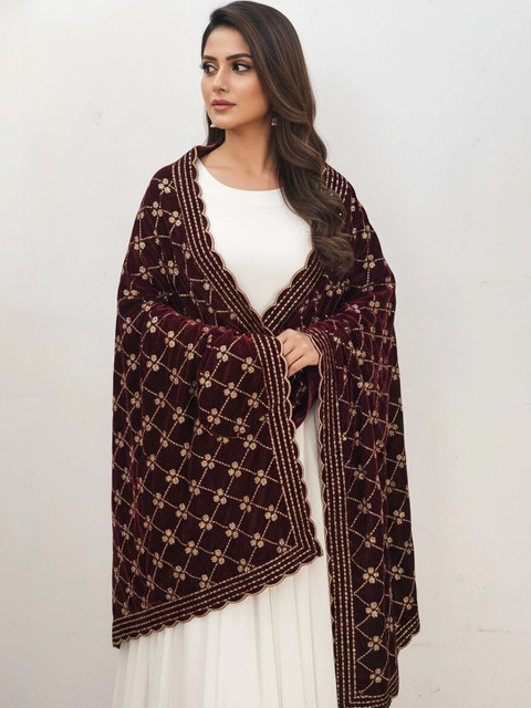 tathastufab Ethnic Motifs Embroidered Velvet Dupatta with Thread Work - Image 5