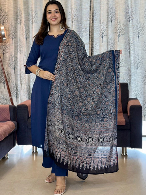 GoSriKi Women Regular Kurta with Palazzos & With Dupatta