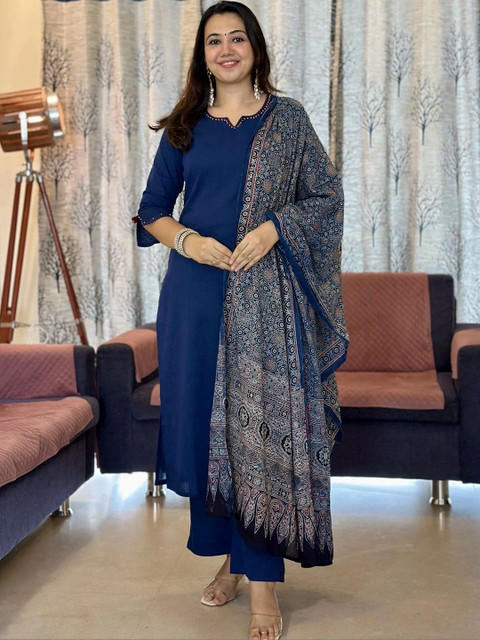 GoSriKi Women Regular Kurta with Palazzos & With Dupatta - Image 5