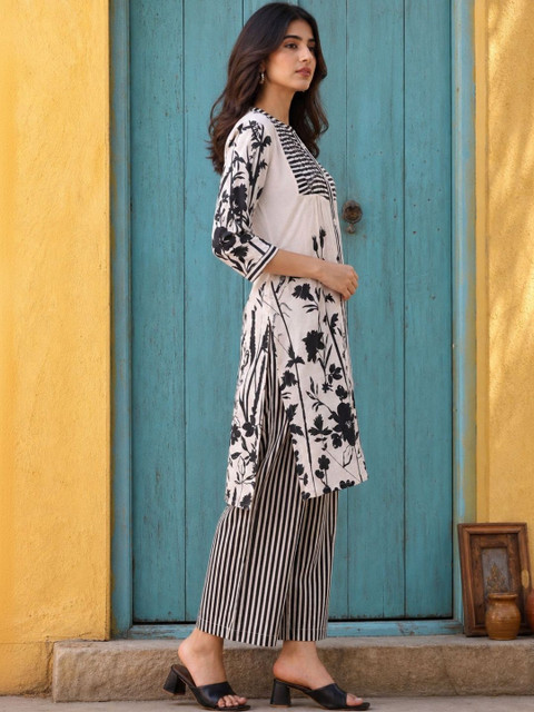 Sangria Cotton Printed Tunic with Palazzos - Image 3