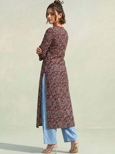 AADVIKA Women Floral Printed Thread Work Indie Florals Kurta - Image 2