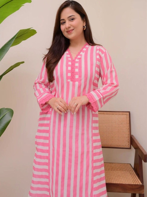 NAVYAAZRI Women Printed Regular Kurta with Trousers - Image 2