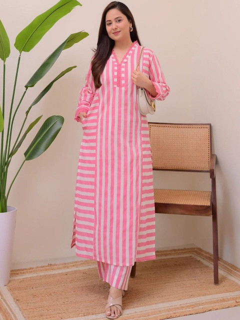 NAVYAAZRI Women Printed Regular Kurta with Trousers - Image 3