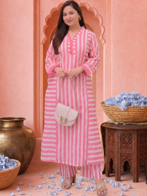 NAVYAAZRI Women Printed Regular Kurta with Trousers