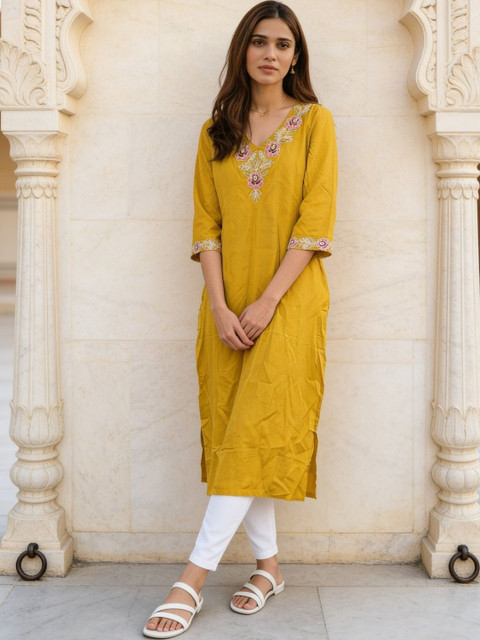 Rangita Women Floral Embroidered Thread Work Indie Florals Kurta
