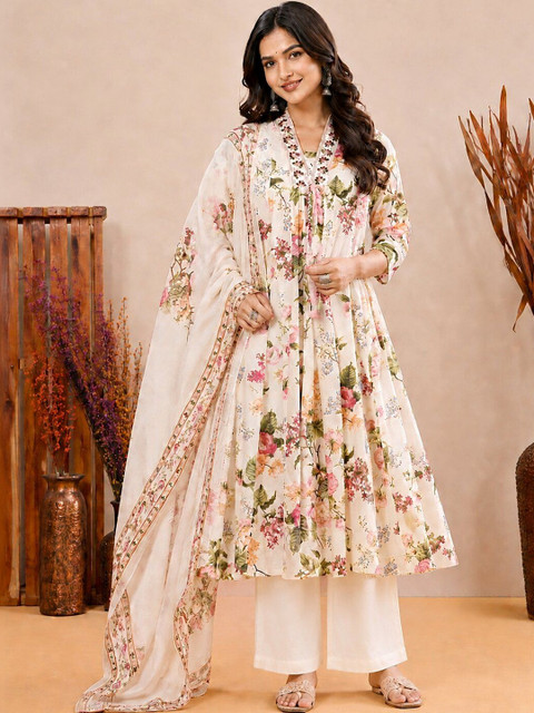 yaltas Women Floral Printed Empire Thread Work Kurta with Trousers & With Dupatta