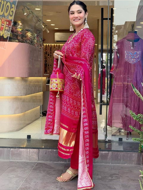 HERE&NOW Women Bandhani Printed Regular Kurta with Trousers & With Dupatta - Image 6