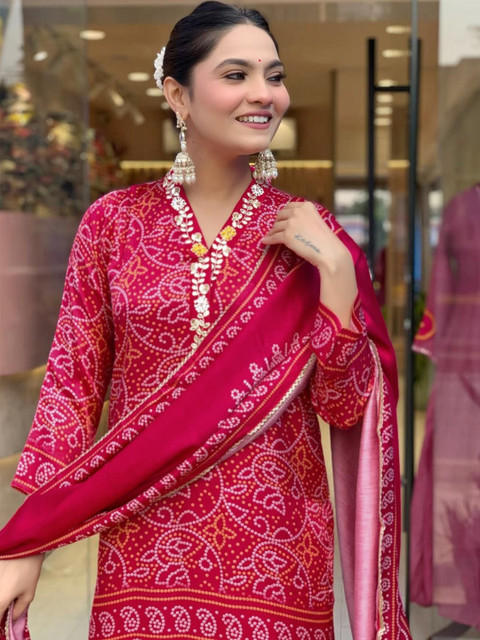HERE&NOW Women Bandhani Printed Regular Kurta with Trousers & With Dupatta - Image 2