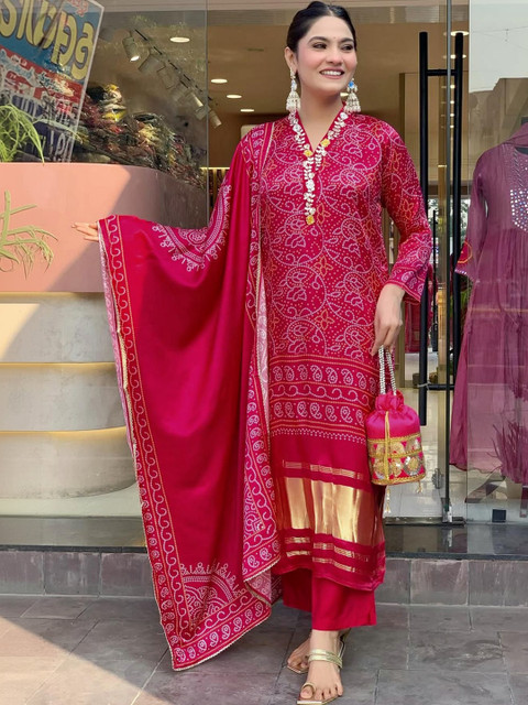 HERE&NOW Women Bandhani Printed Regular Kurta with Trousers & With Dupatta - Image 4