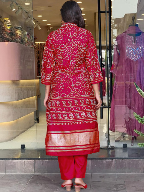 HERE&NOW Women Bandhani Printed Regular Kurta with Trousers & With Dupatta - Image 3