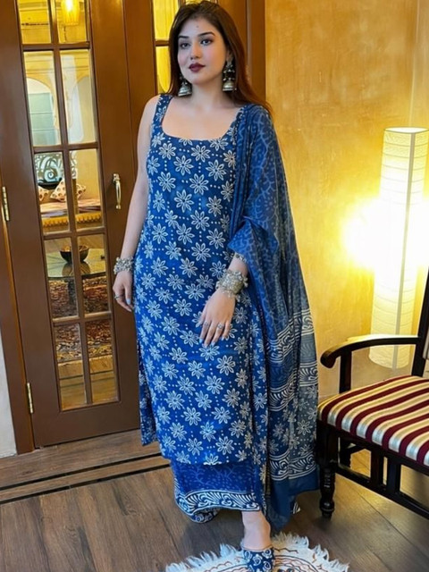 Sangria Women Floral Printed Regular Kurta with Palazzos & With Dupatta