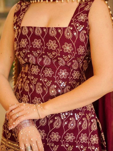 HERE&NOW Women Ethnic Motifs Embroidered Regular Kurti with Sharara & With Dupatta - Image 5