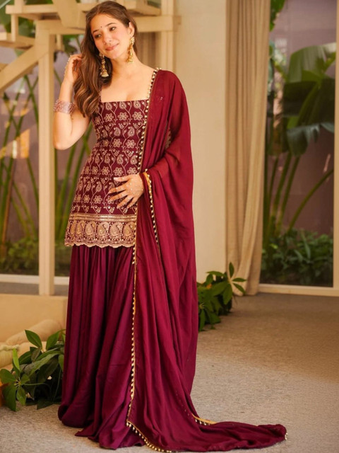 HERE&NOW Women Ethnic Motifs Embroidered Regular Kurti with Sharara & With Dupatta