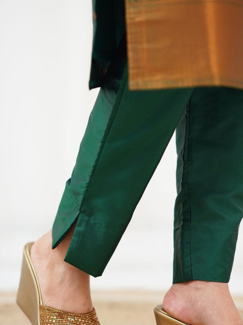 NAVYAAZRI Women Ethnic Motifs Regular Kurta with Trousers & With Dupatta - Image 4