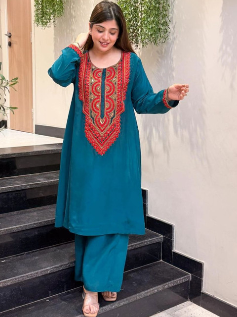 TWINS LADY Women Ethnic Motifs Embroidered Regular Thread Work Kurta with Trousers