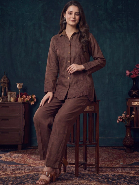 Indyanvastra Embroidered Shirt with Trousers - Image 4