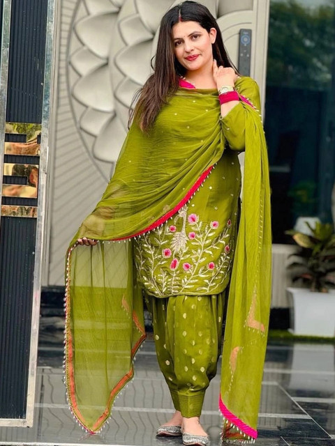 HK CLOTHING BRAND Women Ethnic Motifs Embroidered Regular Thread Work Kurta with Patiala & With Dupatta - Image 4