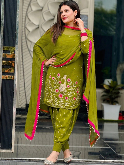 HK CLOTHING BRAND Women Ethnic Motifs Embroidered Regular Thread Work Kurta with Patiala & With Dupatta