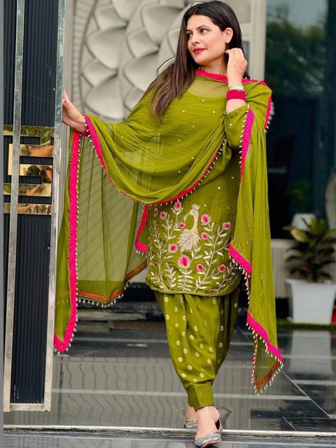 HK CLOTHING BRAND Women Ethnic Motifs Embroidered Regular Thread Work Kurta with Patiala & With Dupatta - Image 5
