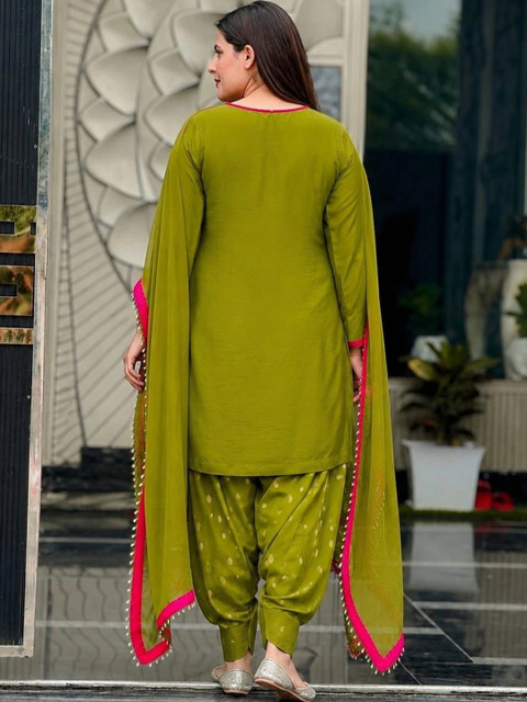 HK CLOTHING BRAND Women Ethnic Motifs Embroidered Regular Thread Work Kurta with Patiala & With Dupatta - Image 3