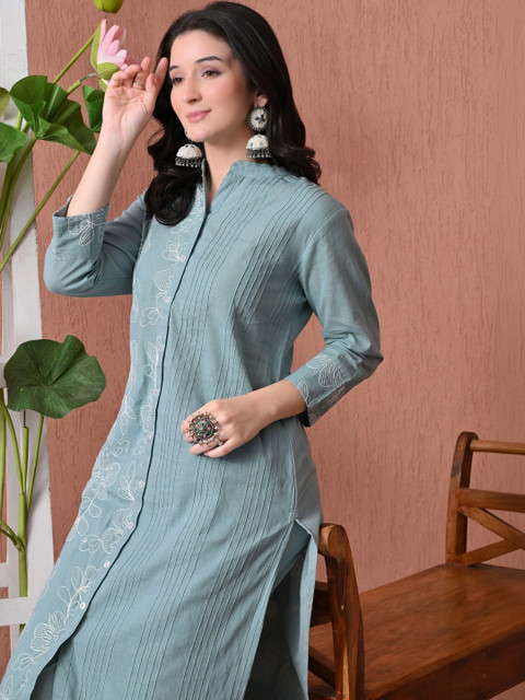 CRENOL THREADS Women Floral Embroidered Cotton Kurta with Palazzos Co-Ords - Image 2
