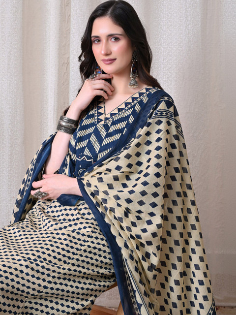 MEERA FAB Women Printed Regular Pure Cotton Kurta with Trousers & With Dupatta - Image 2