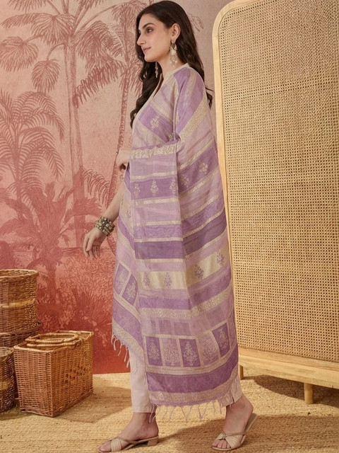 Sangria Ethnic Motifs Woven Design Dupatta with Zari - Image 5