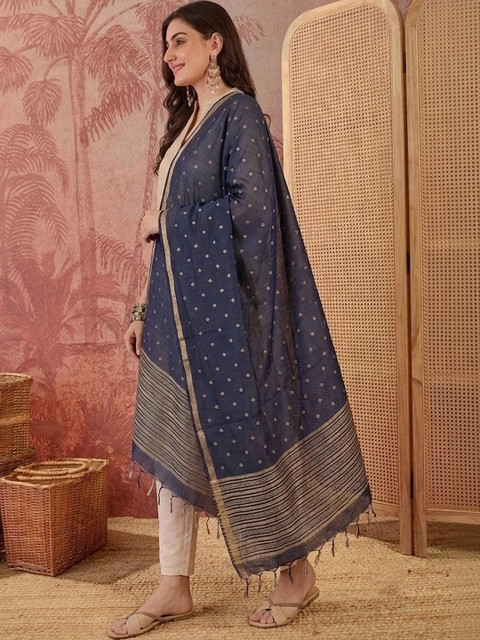 Sangria Ethnic Motifs Woven Design Dupatta with Zari - Image 4