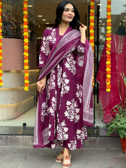 YUSRA Women Floral Printed Calf Length Regular Straight Kurta with Trousers & With Dupatta - Image 2