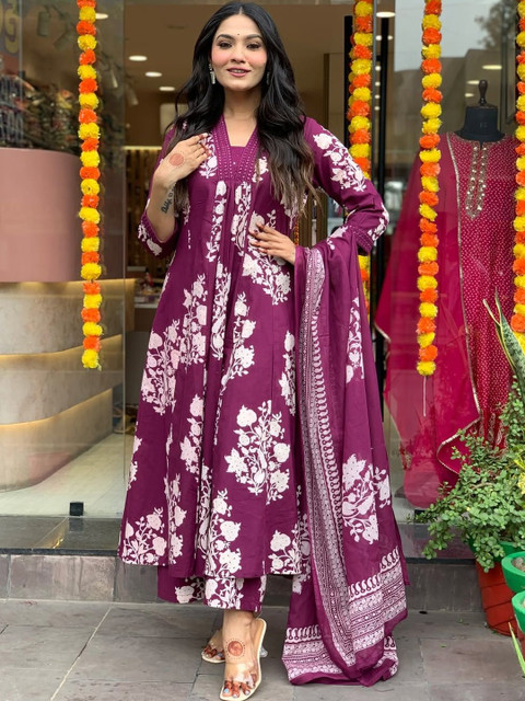 YUSRA Women Floral Printed Calf Length Regular Straight Kurta with Trousers & With Dupatta - Image 3