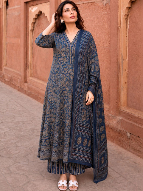 Sangria Women Ethnic Motifs Printed Regular Kurta with Palazzos & With Dupatta - Image 2