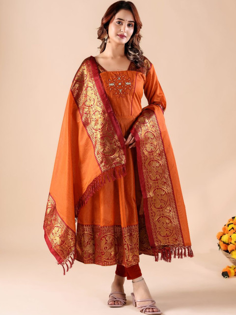 satyamfab Women Ethnic Motifs Thread Work Jacquard Anarkali Kurta