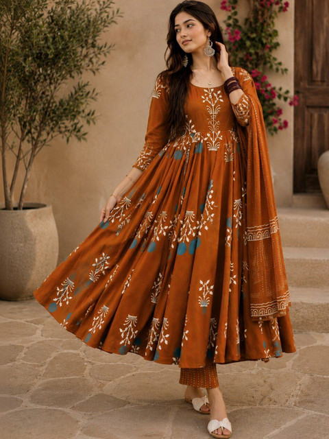 Chhipa Prints Women Floral Printed Empire Kurta with Trousers & With Dupatta - Image 2